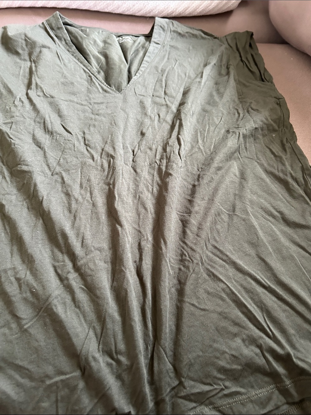 Frame Denim women V-Neck Tee in Olive - Picture 2 of 3